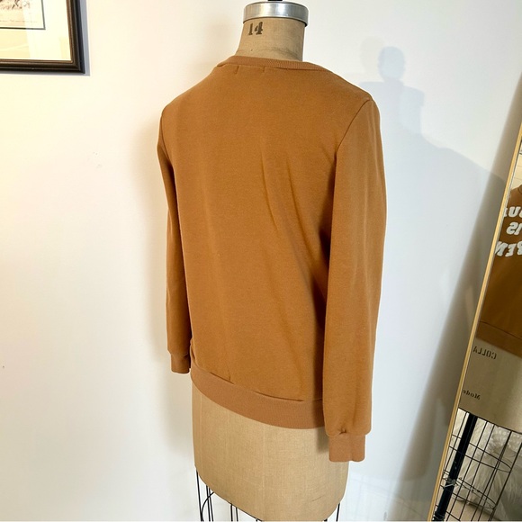 “Amour Is French” Caramel Brown Sweatshirt Sz SM - Picture 3 of 9